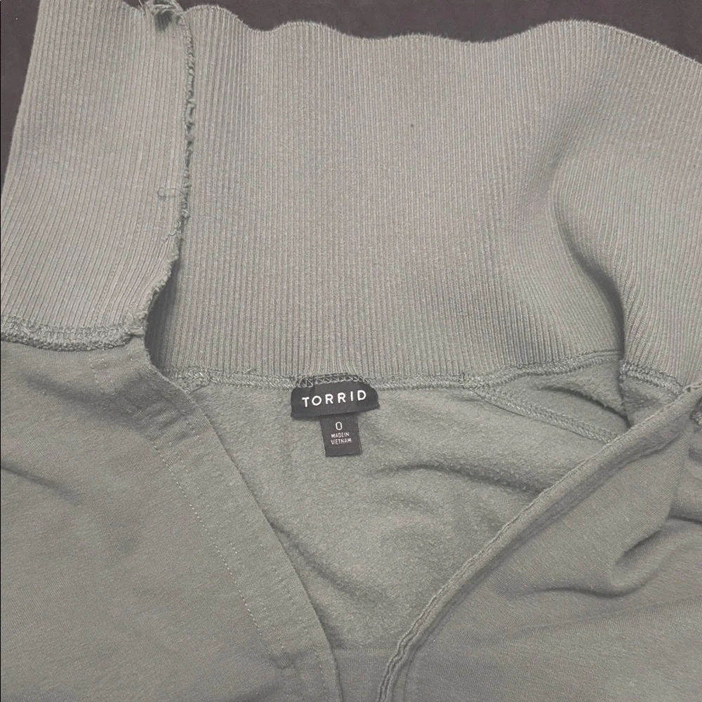 Torrid Green Hoodie and Joggers Set - Picture 5 of 8